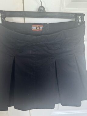 Burberry Gaya TB Black Pleated Mini Skirt girls size 10